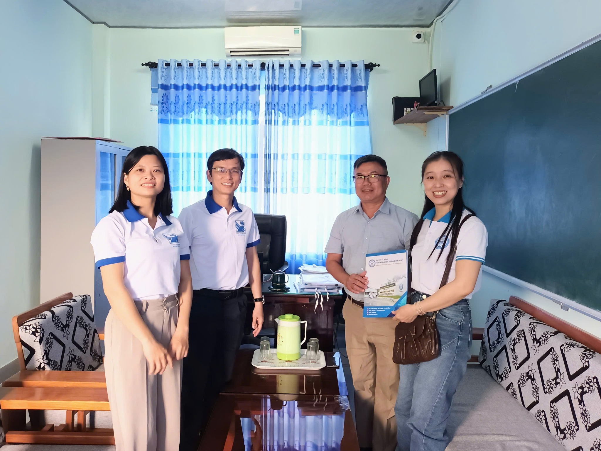 3 Thay Tran Tu Trong.jpg